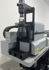 深圳視(shì)覺定位偏光(guāng)片1612八色uv打印機(jī)